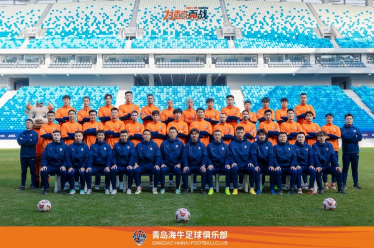 青島海牛一線隊(duì)名單：老將鄭龍、薩里奇坐鎮(zhèn)，金洋洋等新援在列