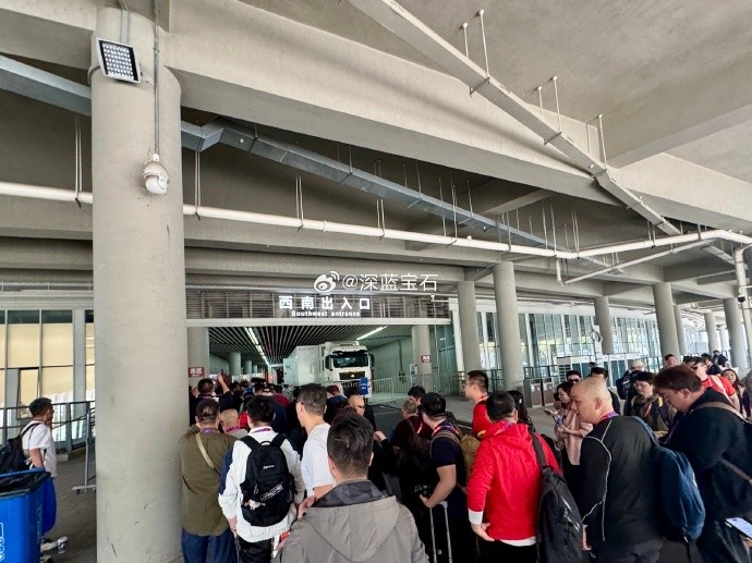 盛況空前！記者曬照：距離中澳之戰(zhàn)還有三小時，現(xiàn)場記者已超百名