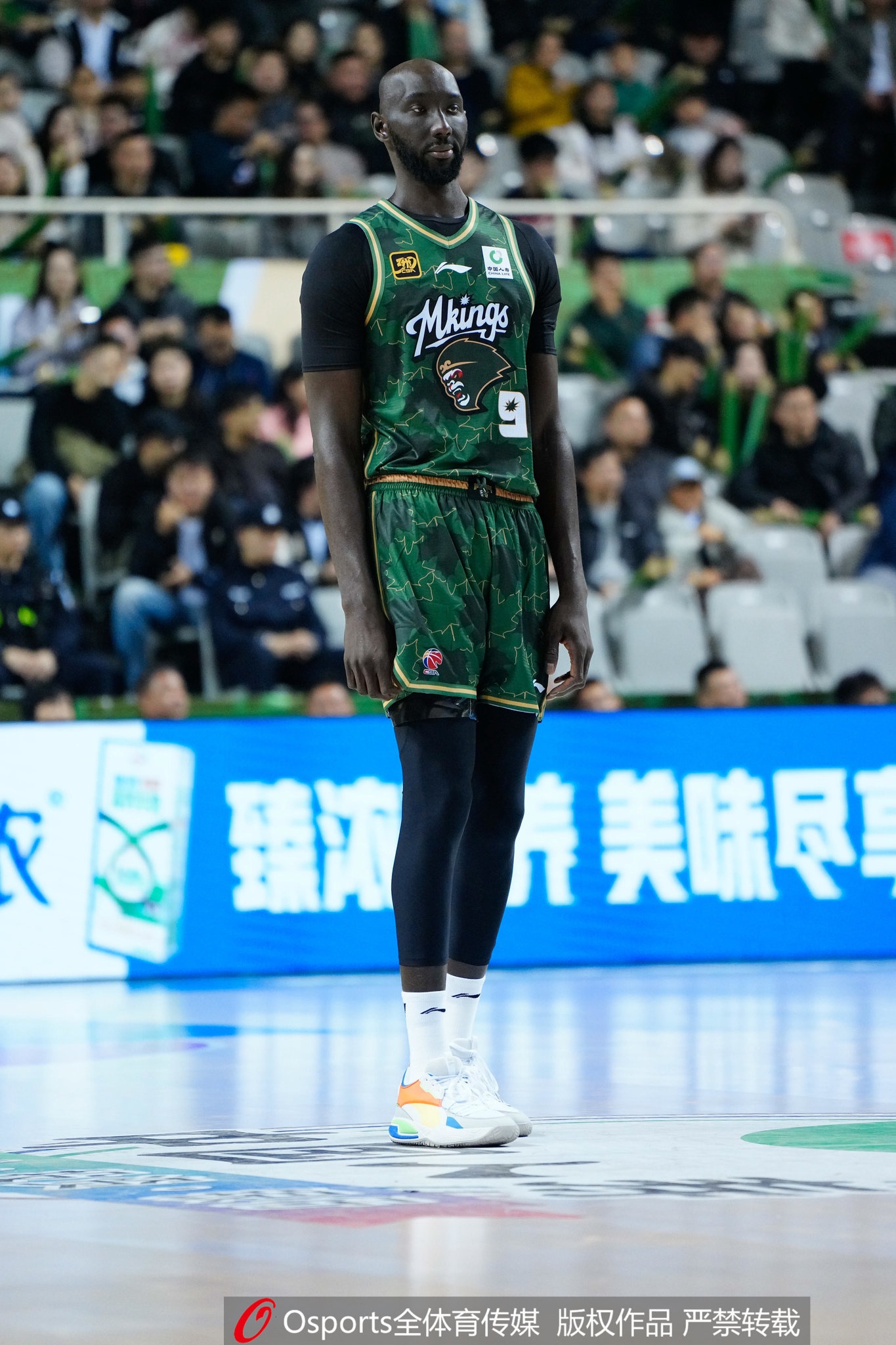 這身高吃餅真舒服！法爾半場8分鐘各種暴扣 4中4貢獻(xiàn)12分4籃板